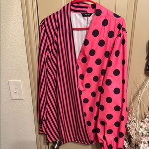 Chic Vibrant Pink and Black Patterned Blouse
